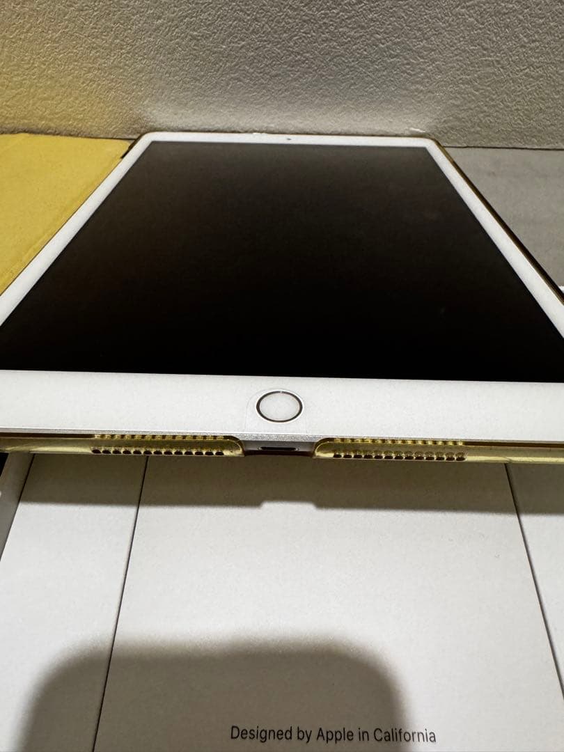 iPad (第8世代) シルバー 10.2インチ 本体