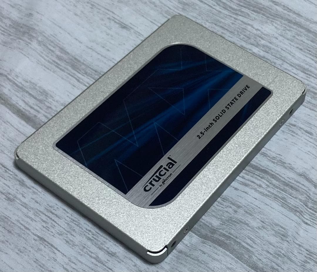 ほぼ新品 Crucial MX500 1TB 内蔵SSD 使用時間0時間！