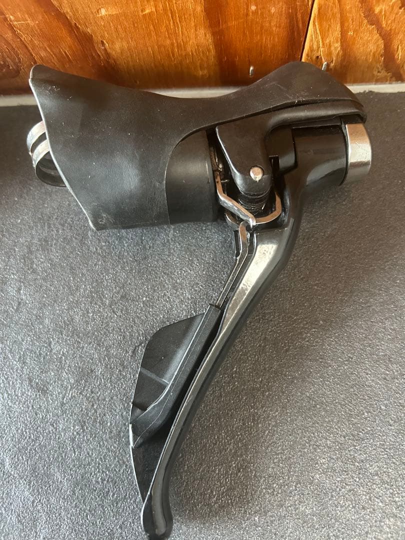 SHIMANO ULTEGRA ST6800 11速 レバー左右　リムブレーキ