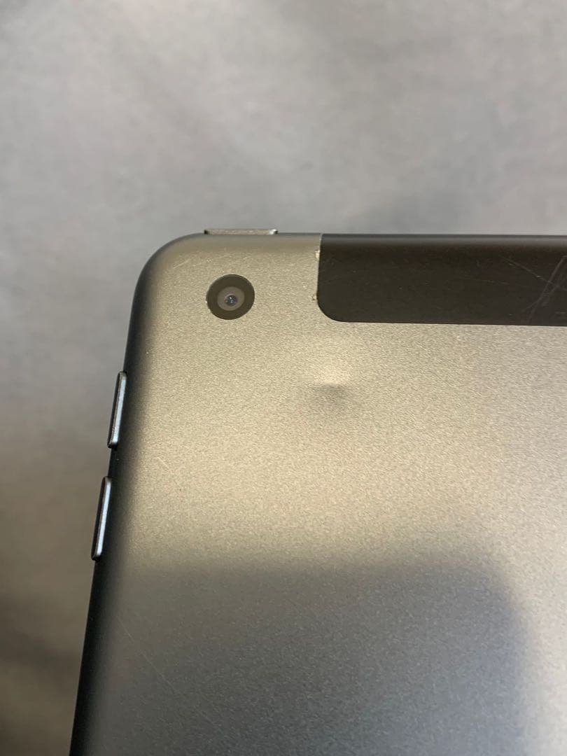 中古品 SIMフリー iPad 第9世代 64GB Wi-Fi+Cellular