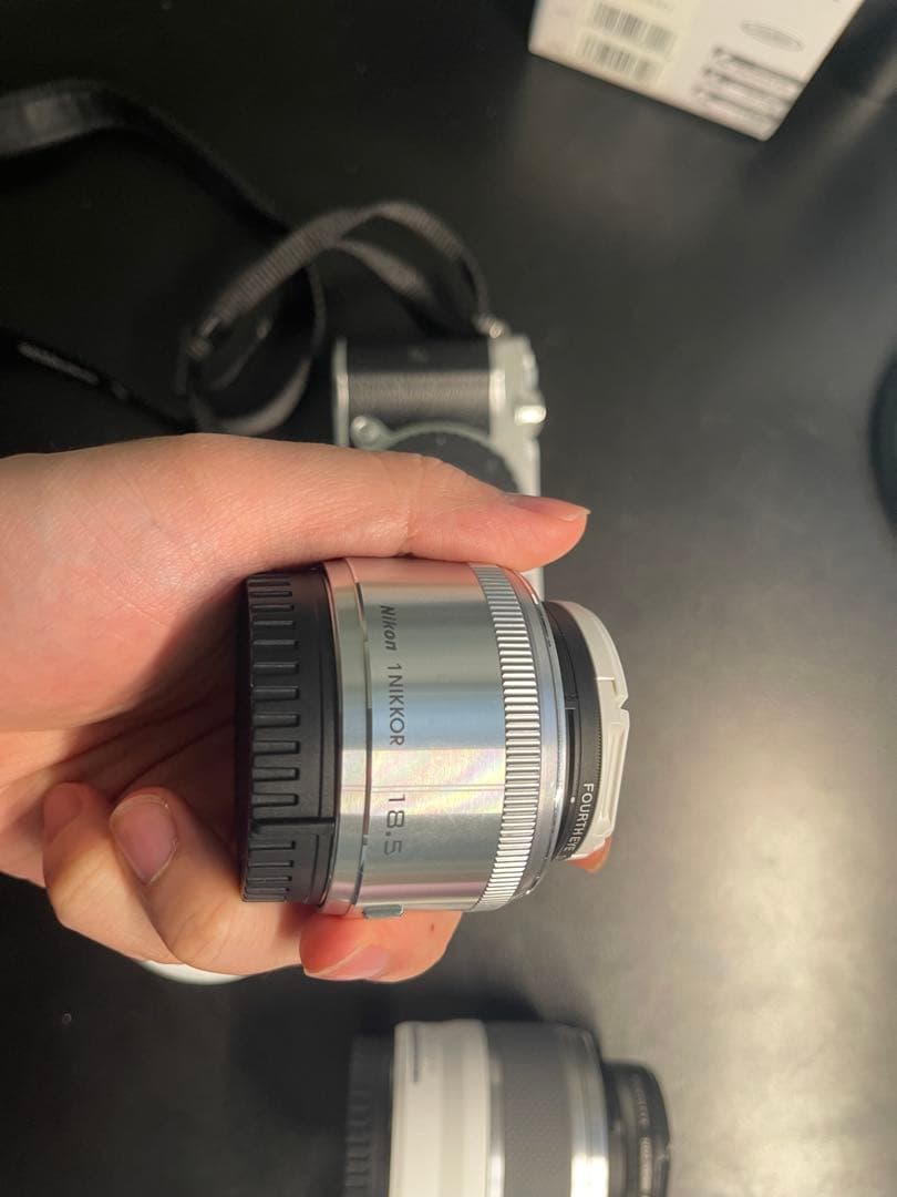 【美品】Nikon 1 J5 ダブルズーム＋単焦点セット（フィルター付き）