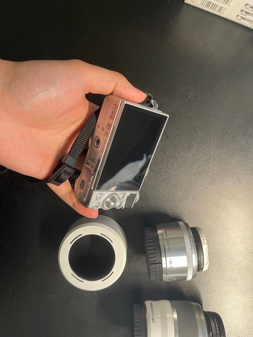 【美品】Nikon 1 J5 ダブルズーム＋単焦点セット（フィルター付き）