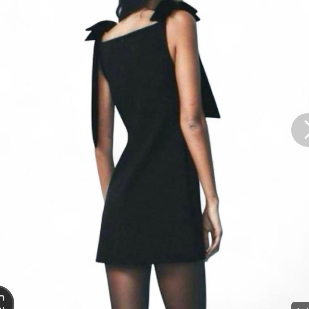 ZARA ブラックベルベットミニワンピース