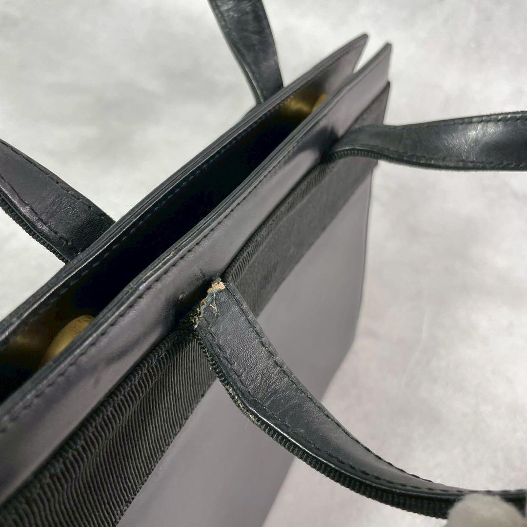 【美品✨】サルバトーレフェラガモ ヴァラリボン ハンドバッグ レザー 黒