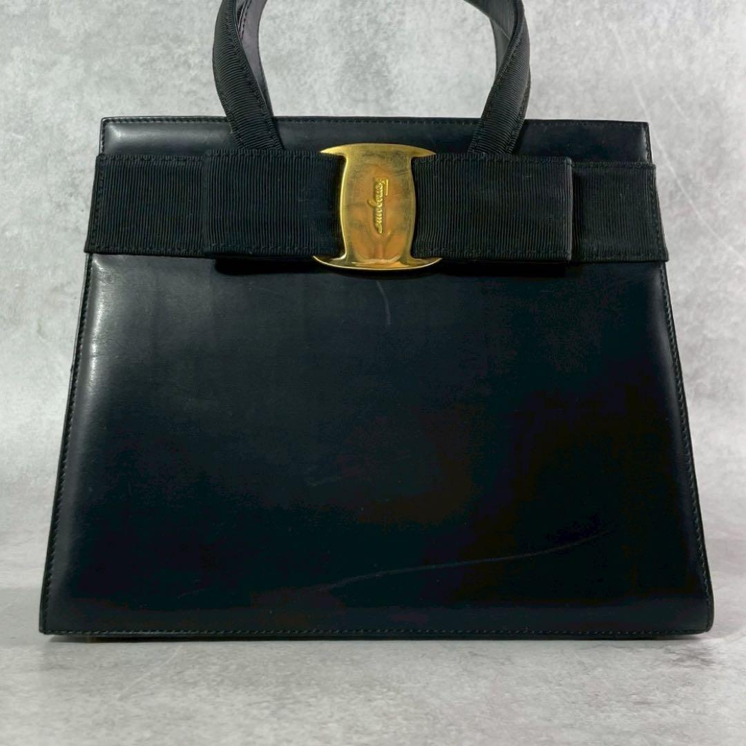 【美品✨】サルバトーレフェラガモ ヴァラリボン ハンドバッグ レザー 黒
