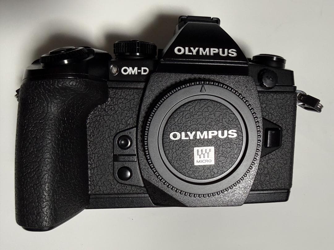 Olympus OM-D E-M1 レンズ12-40mm f2.8 pro 美品