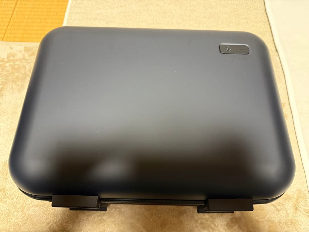 美品 final D8000 シルバー プロテクトケース付き【付属品完備】