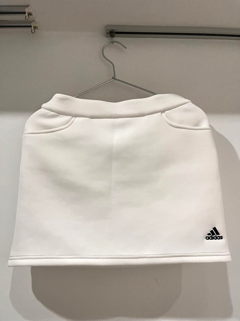 adidas ホワイト ダンボールニット　セットアップ