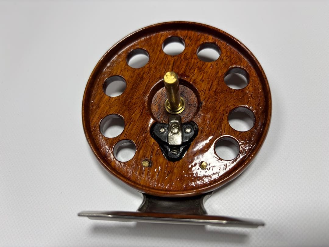 木製タイコリール（大倉屋　花梨 FPR-25スタンド）