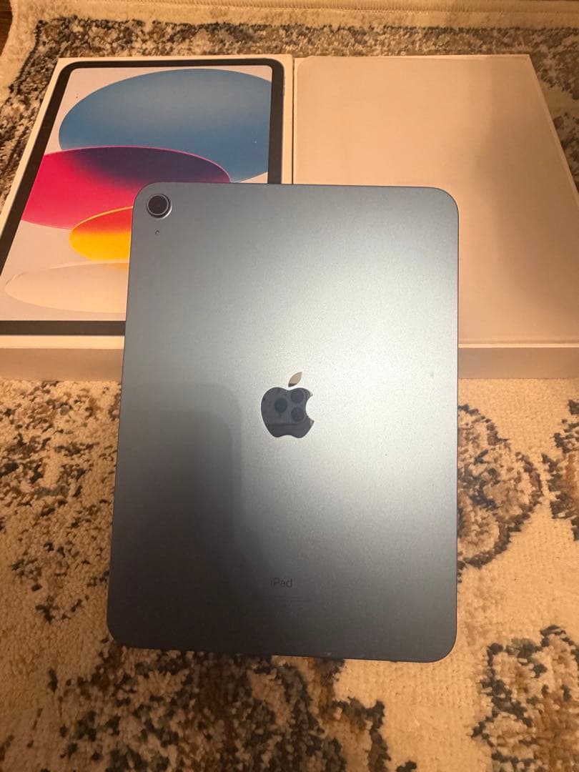 米国版　iPad 第10世代 64GB ブルー WiFi 画面保護フィルム付き