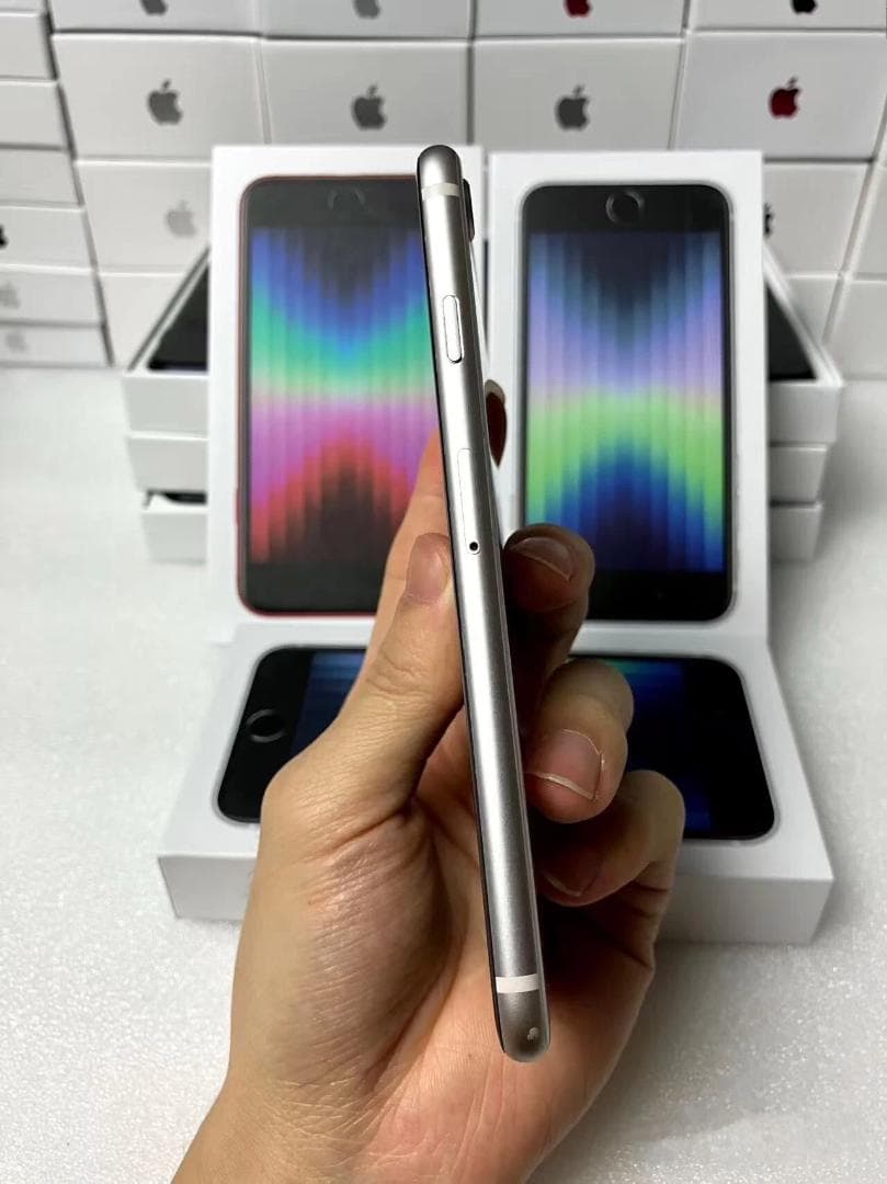 【期間限定／超美品】iPhone SE3 256GB｜SIMフリーホワイトモデル