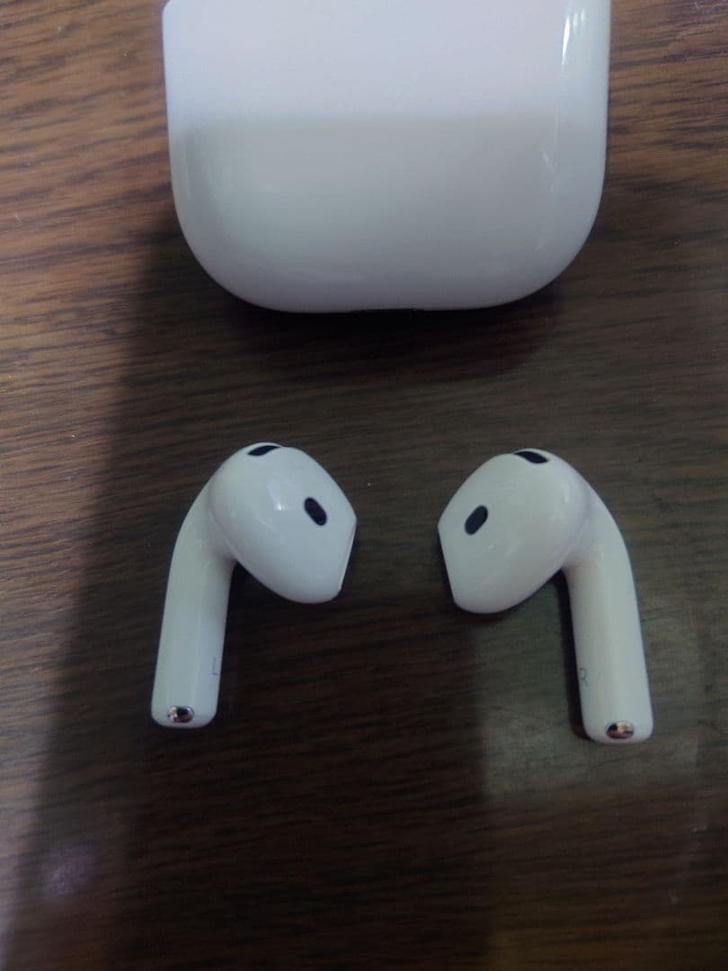 AirPods4(ノイキャン無し)本体のみ中古品