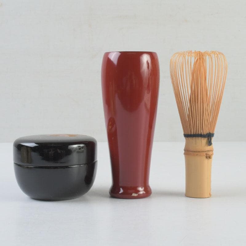 茶道具　桐木地本漆塗　利休茶箱　茶碗　棗　香合など　八点　一式　M　9549