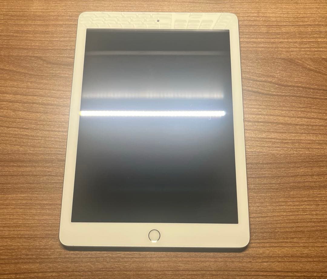 【SALE】Apple iPad (第5世代)Wi-Fi+Cellular