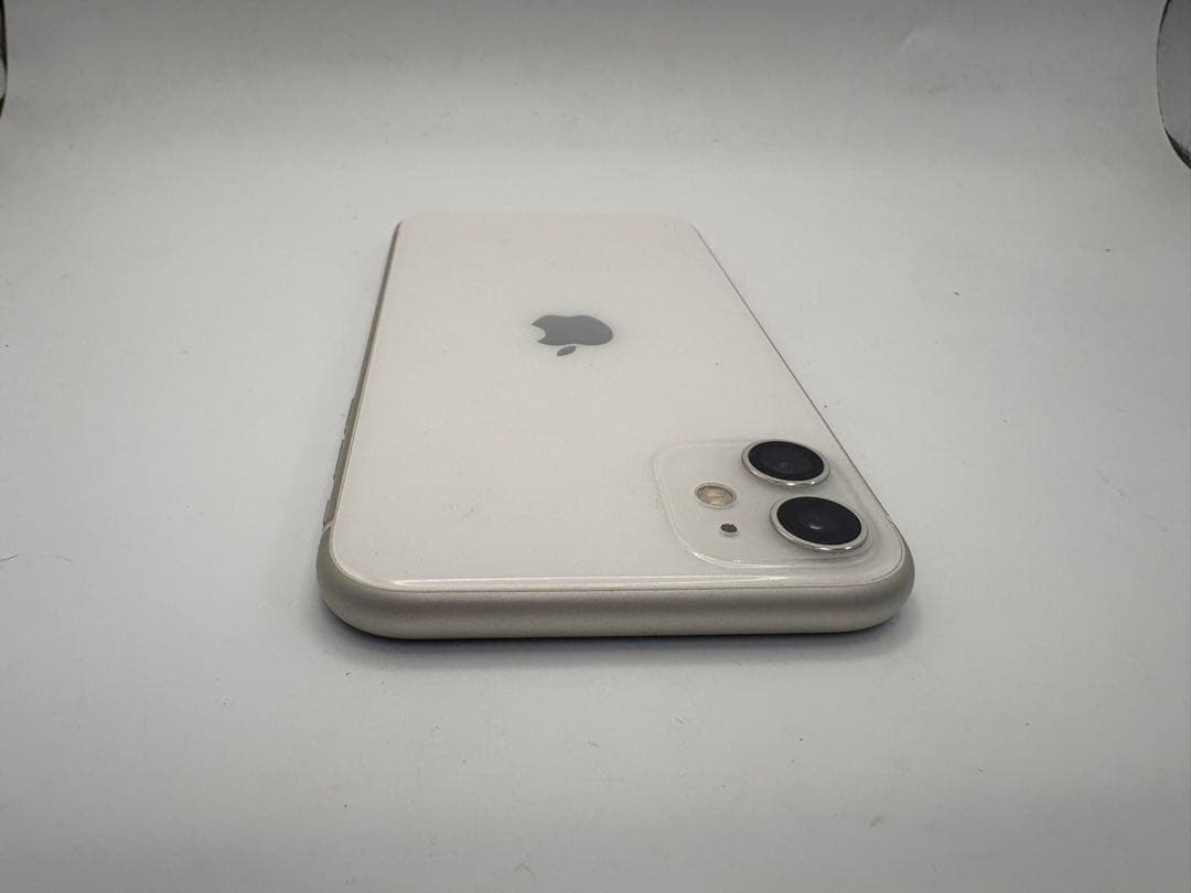 iPhone11 128GB ホワイト　バッテリー残量73%