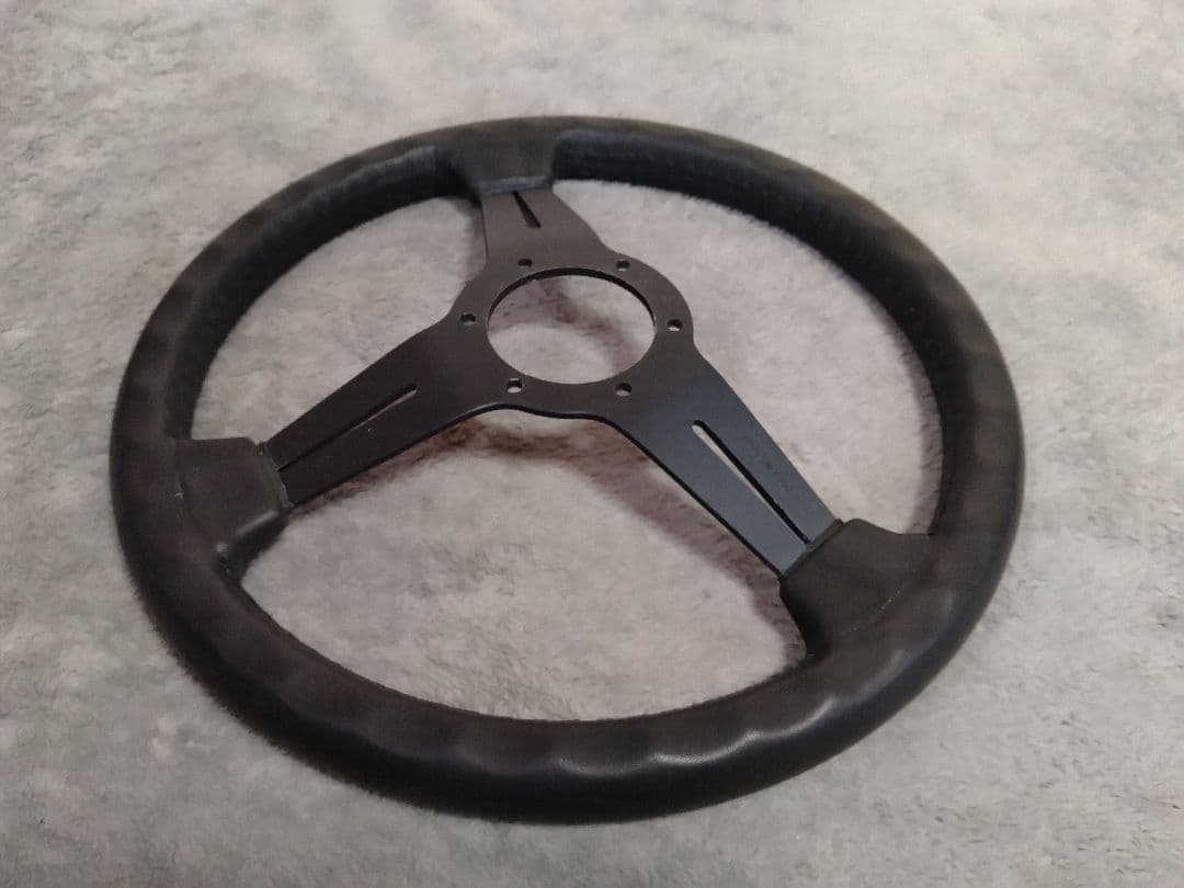 D.2.W　ナルディ　クラシック　 革張り替え依頼品