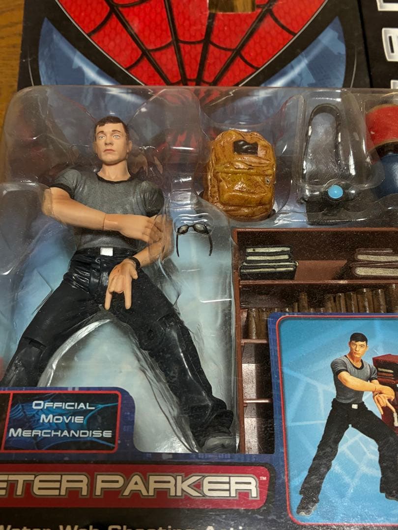 TOYBIZ スパイダーマン　ピーターパーカー　6インチアクションフィギュア