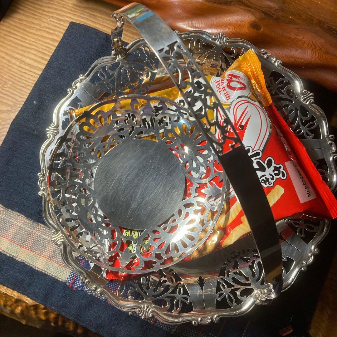 @(・●・)@もしかして…家のカッパえびせんの大皿は100万円ぐらいかも知れない