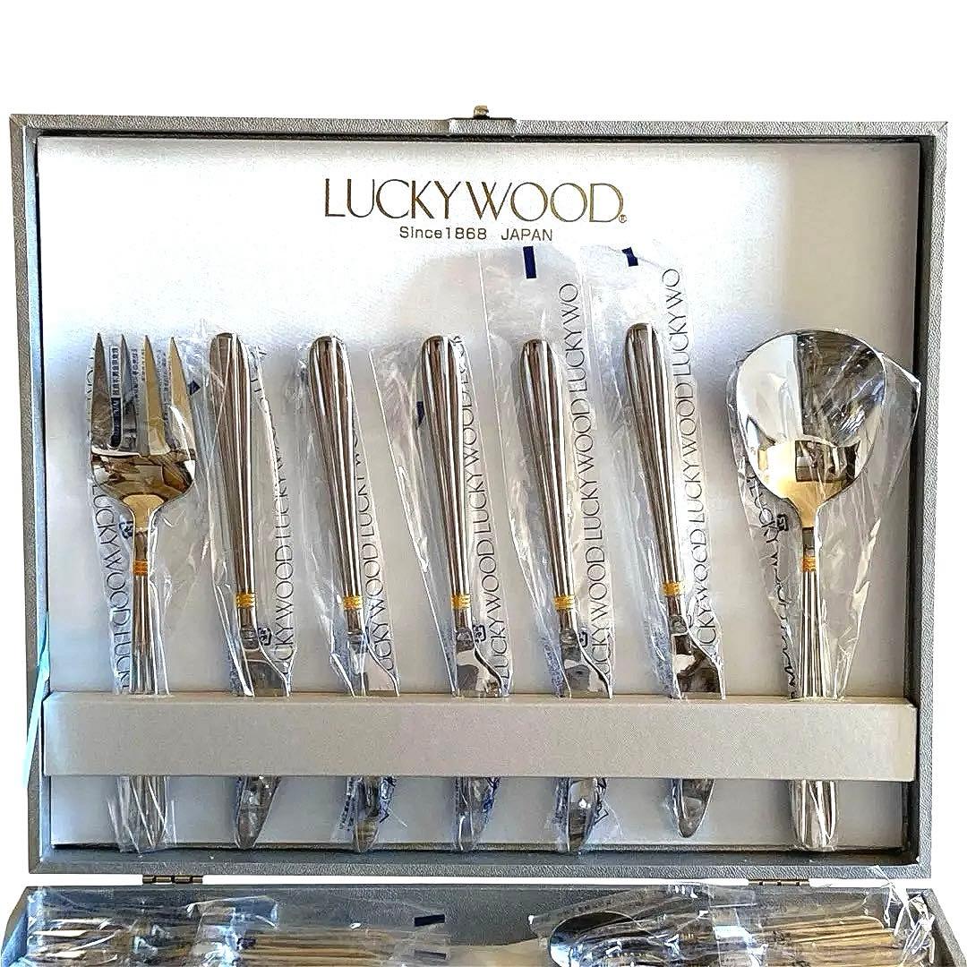 【新品未使用・サントラル金彩】ラッキーウッド　カトラリーセット　33本