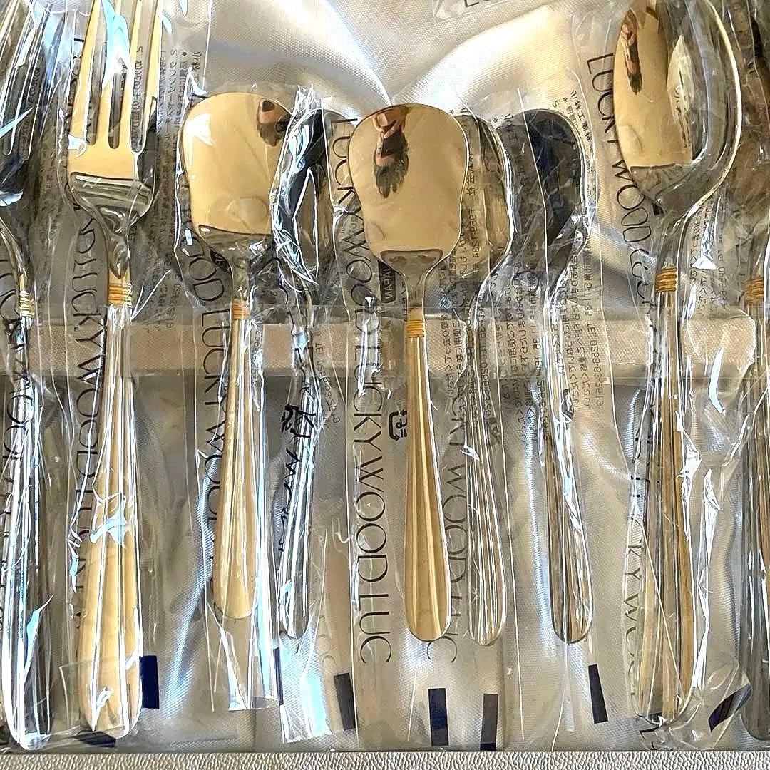 【新品未使用・サントラル金彩】ラッキーウッド　カトラリーセット　33本