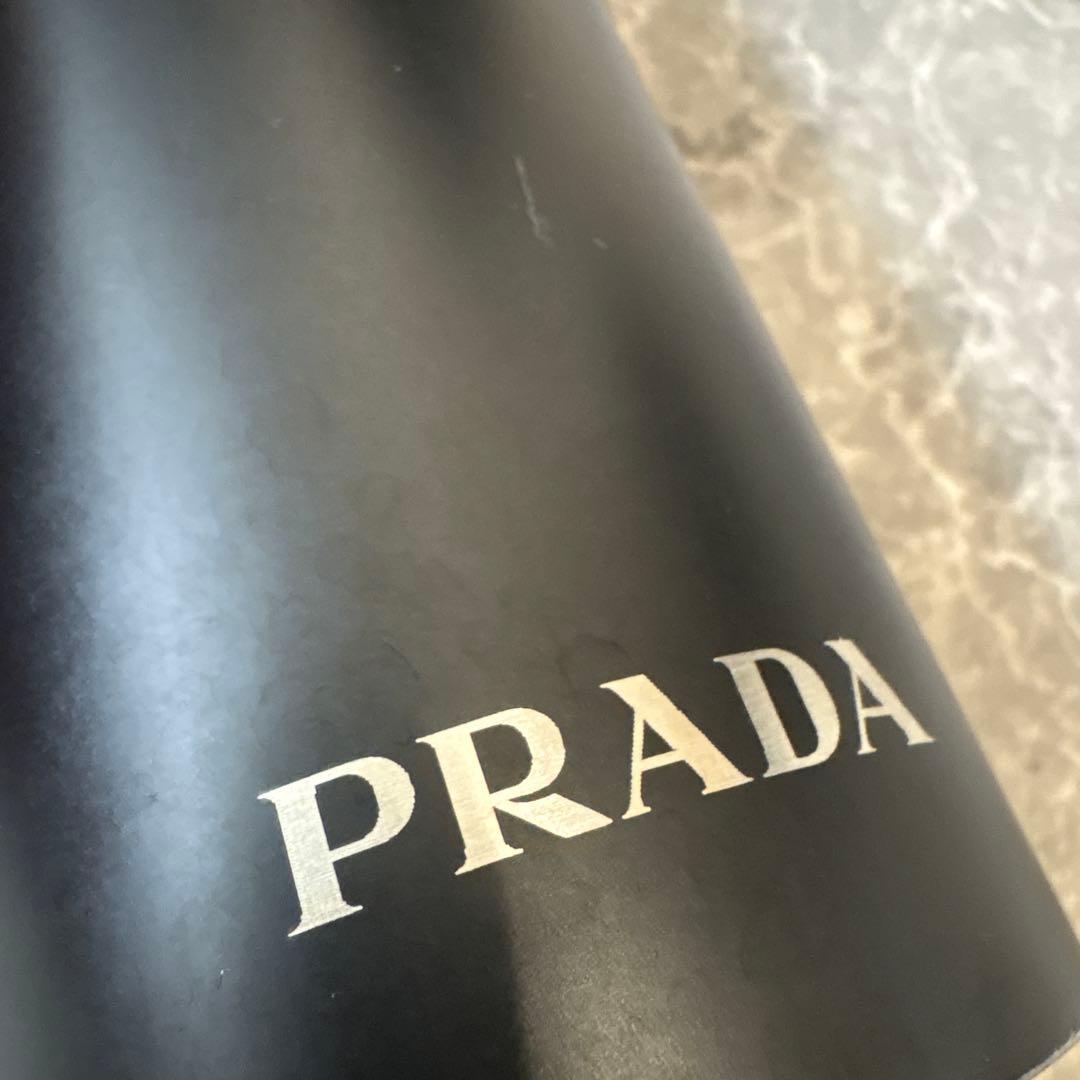 PRADA ブラック ステンレスボトル