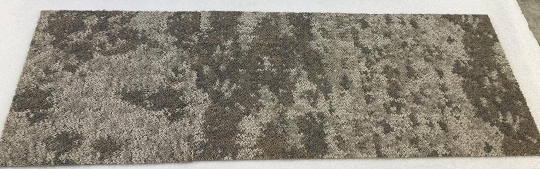 てる　タイルカーペット３0枚　新品・未使用　国内メーカー　アウトレット