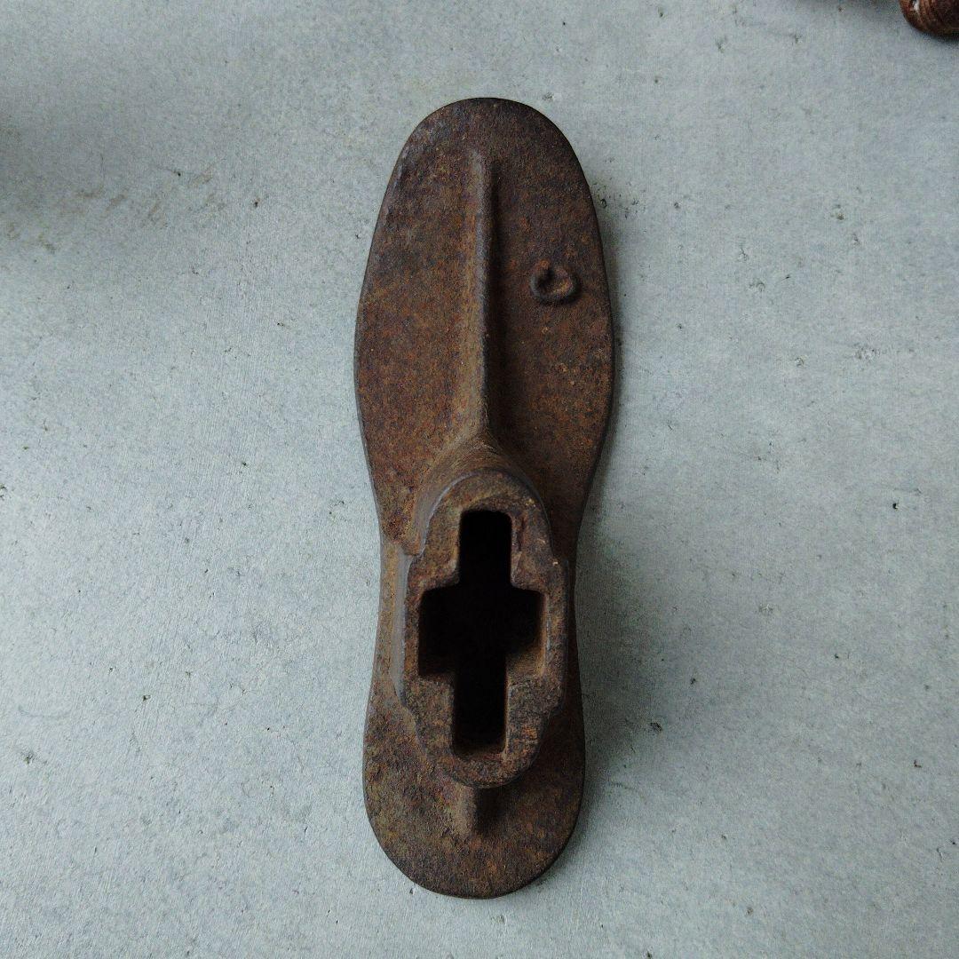 シャビー　アイアン靴型、ランプガード　2個セット　アンティーク　インダストリアル