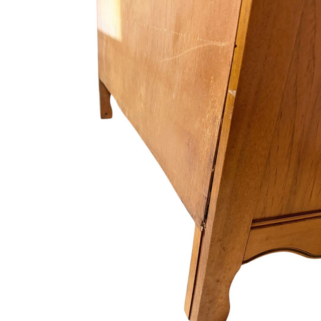 ヨーロッパ風　猫脚　チェスト　アンティーク調 タンス チェスト 衣装棚