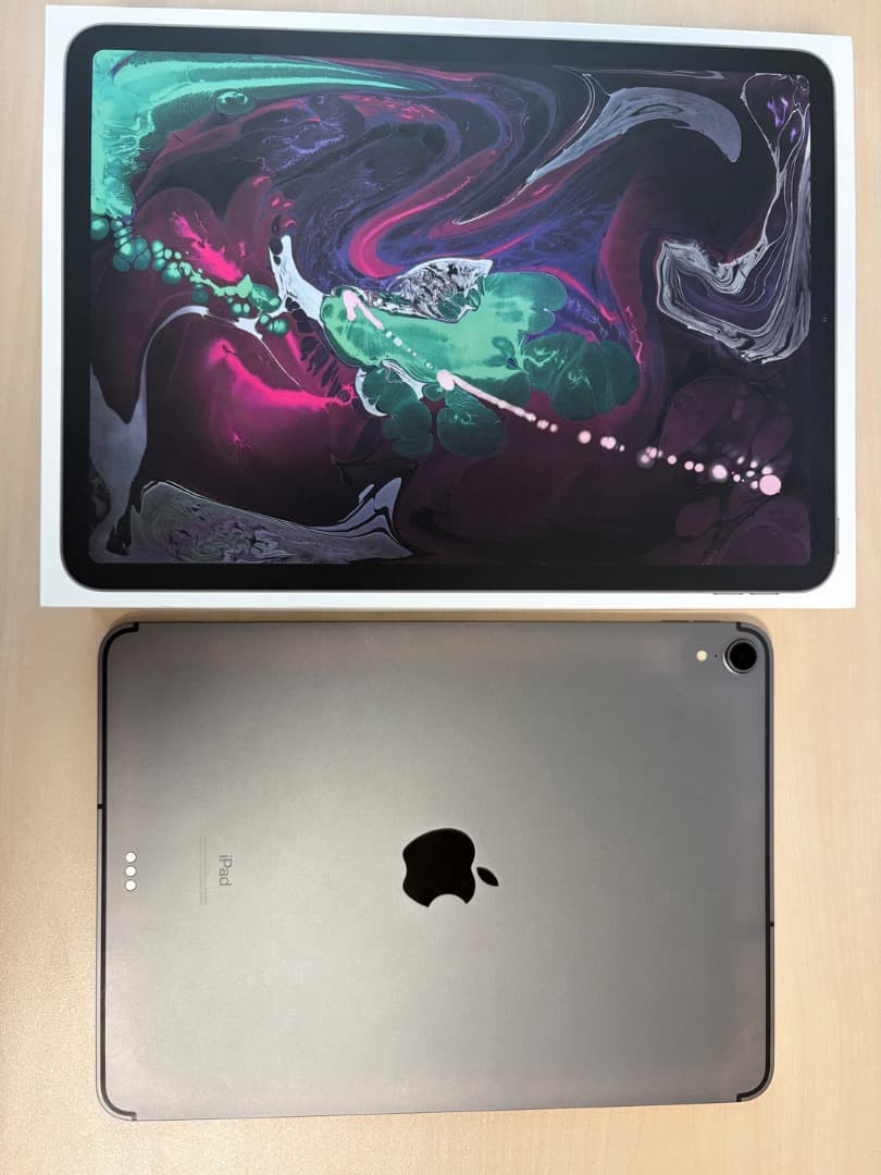 【美品・おまけ付き】Apple iPad Pro 11インチ セルラー 第1世代