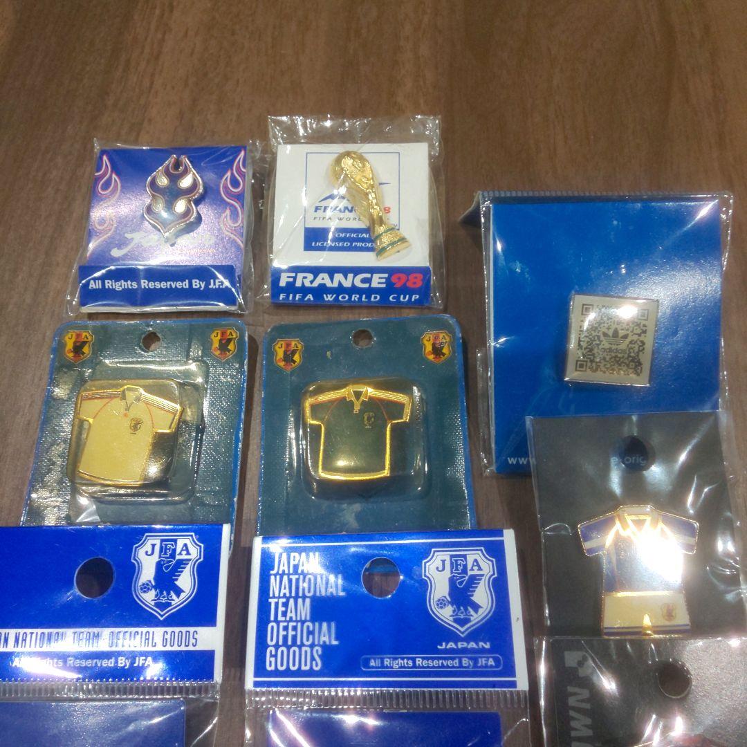 貴重なサッカー日本代表 ユニフォーム ピンバッジセット おまけ付き