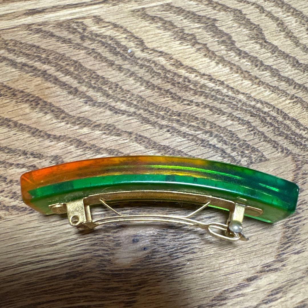 CHANEL 虹色 バーレット型ヘアクリップ