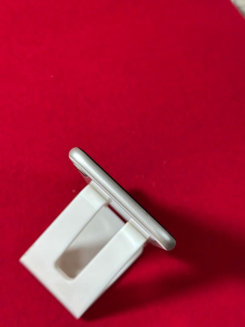 【5135】iPhone SE3第3世代スターライト 64GB simフリー