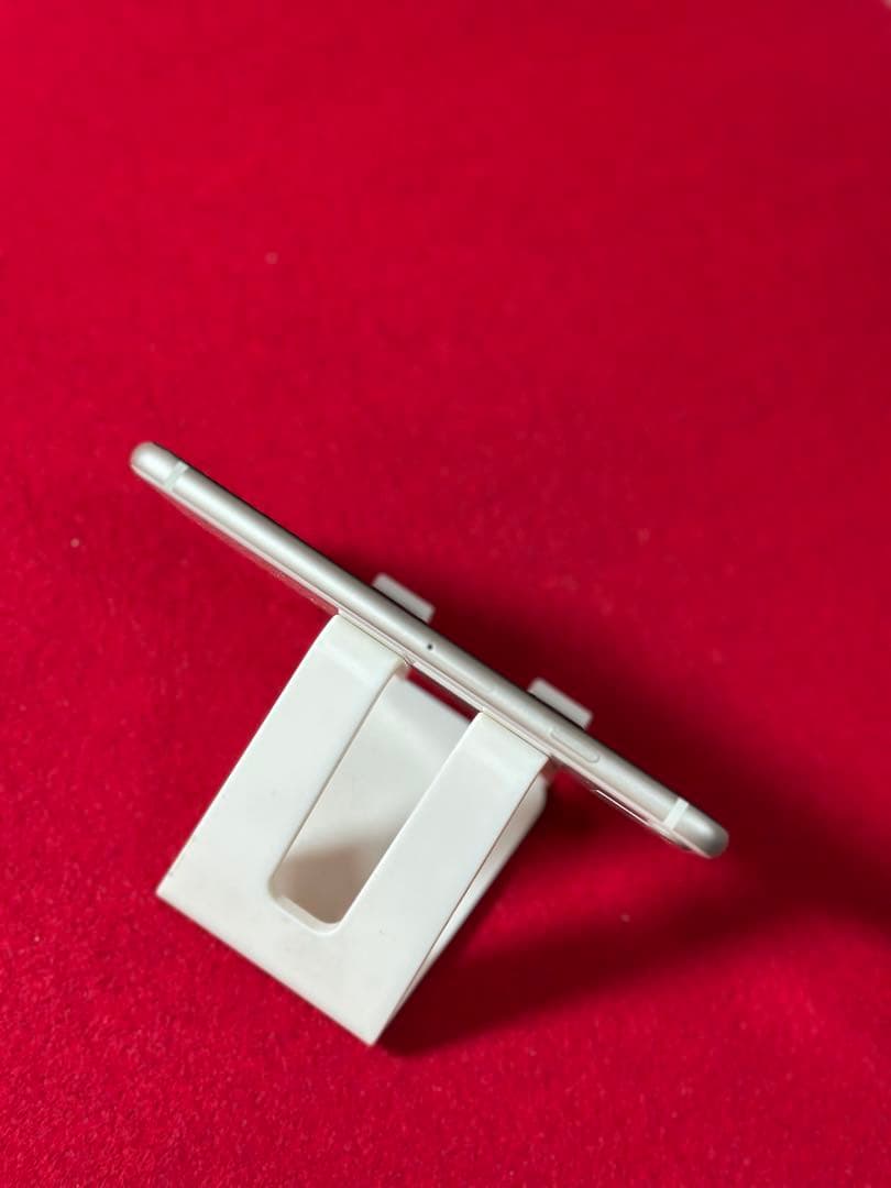 【5135】iPhone SE3第3世代スターライト 64GB simフリー