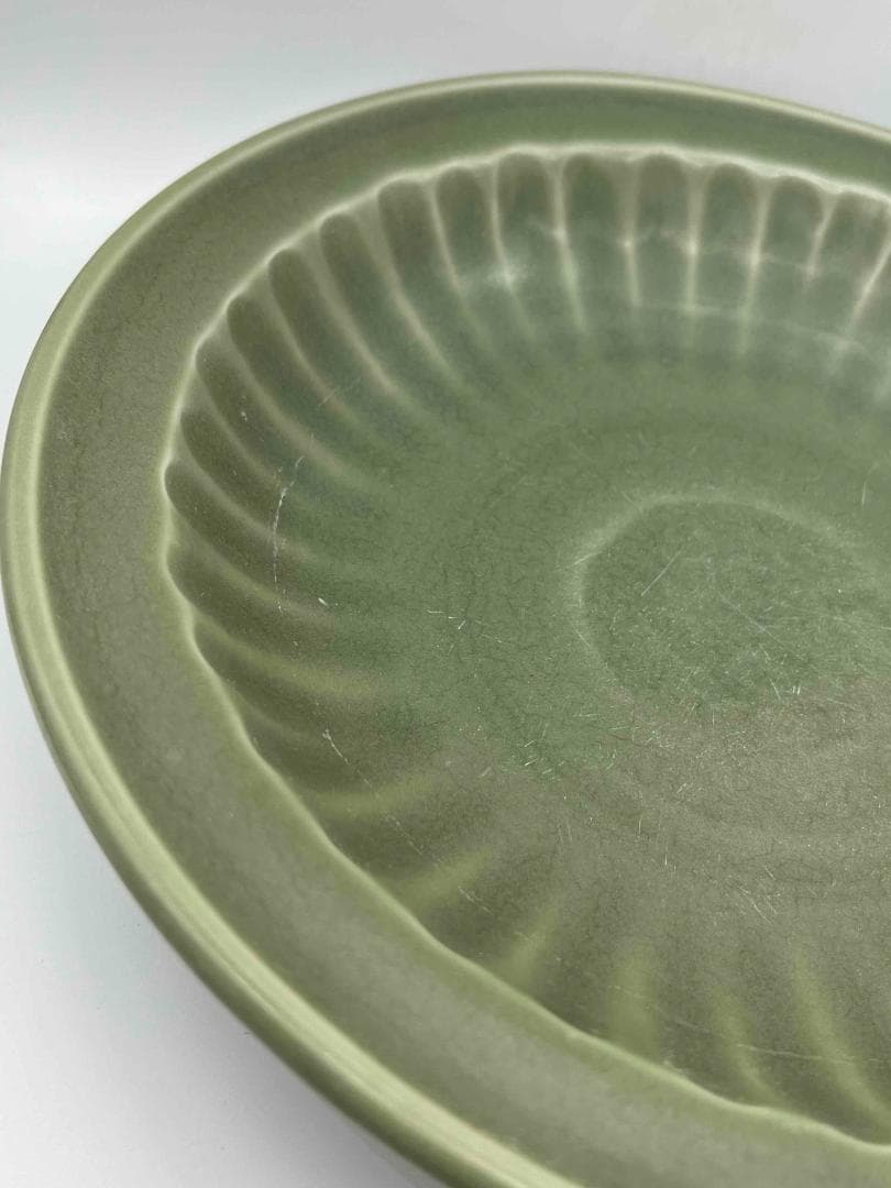 明時代　青磁　龍泉窯刻花大盤　青磁皿　唐物　古賞物　時代物(B-67)