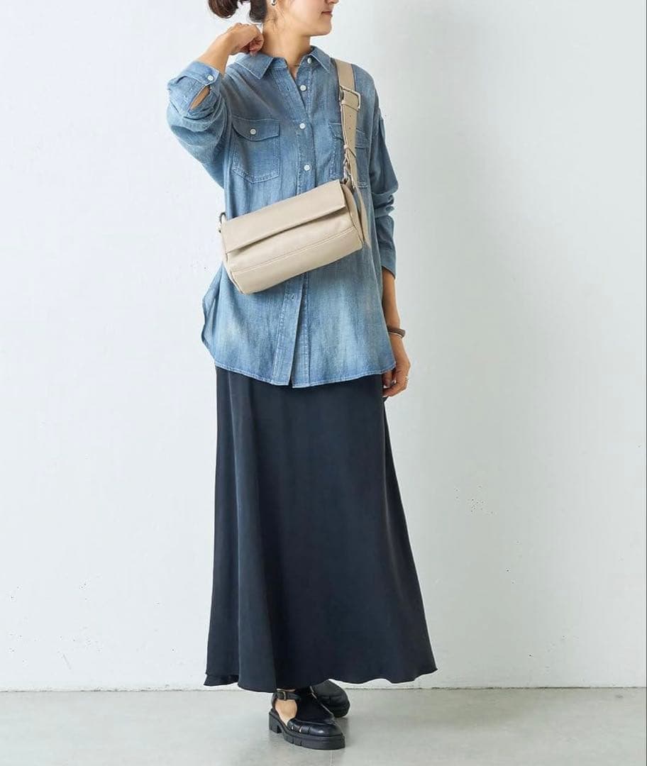 新品　BEARDSLEY ショルダーバッグ　レザーボディバッグ ベージュ　正規品