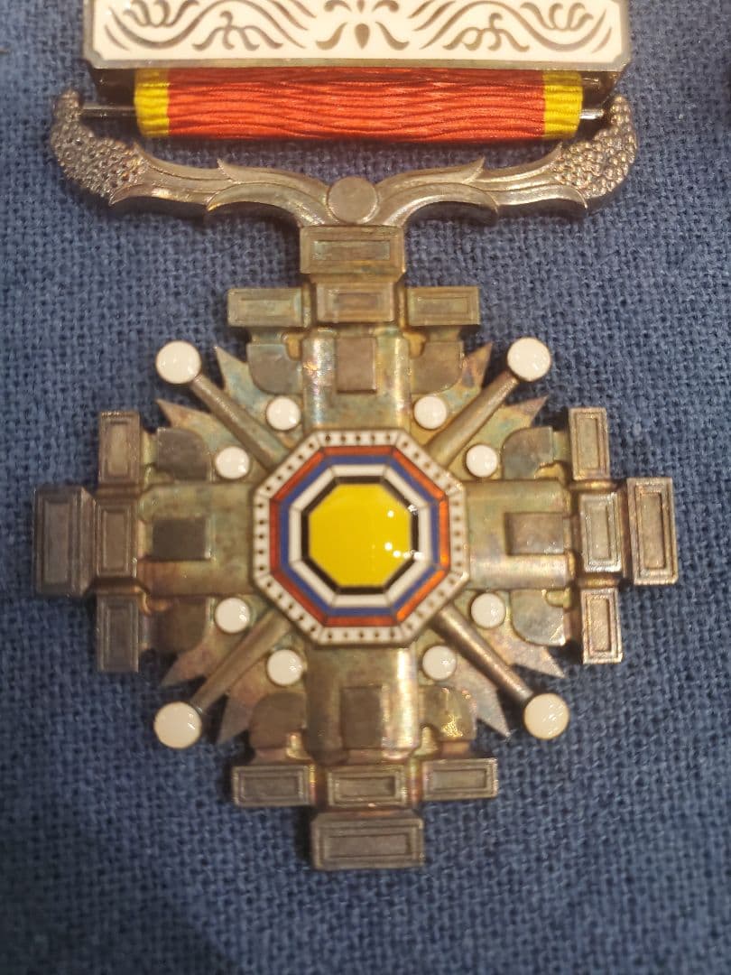 満州国 勲五位桂国章 勲章 徽章 略綬付 共箱付