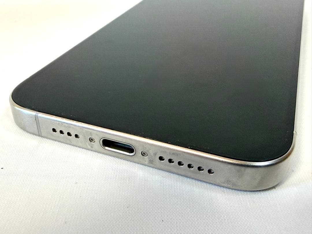 【中古美品】Apple iPhone15 ProMax 1TBホワイトチタニウム