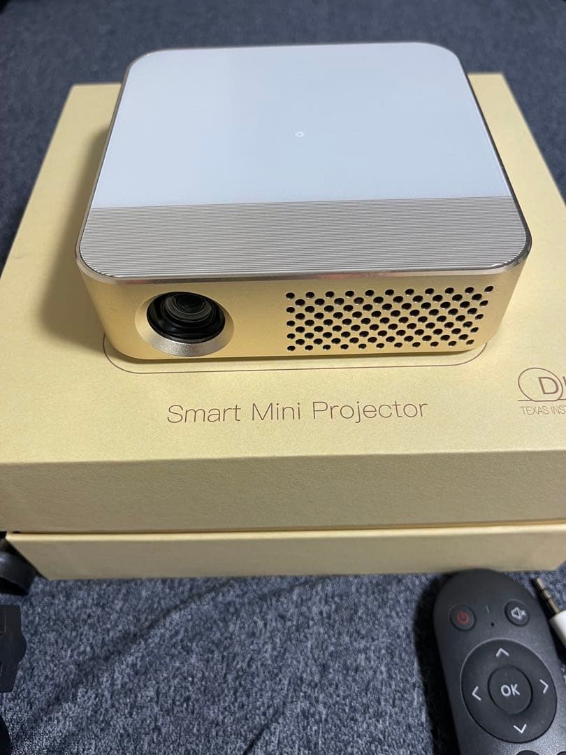 UENO-mono KAABENI PRO スマートミニプロジェクター