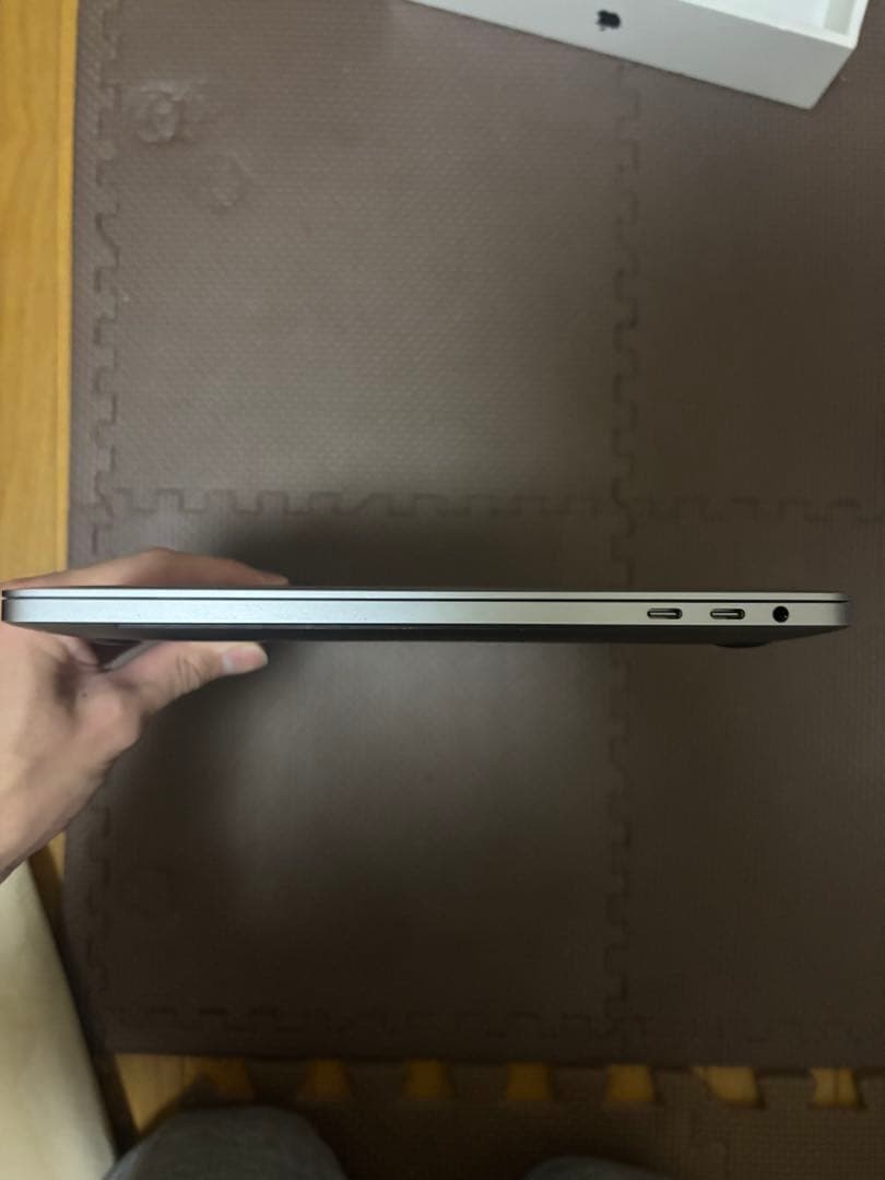 MacBook Pro 13インチ 2020製　1TB