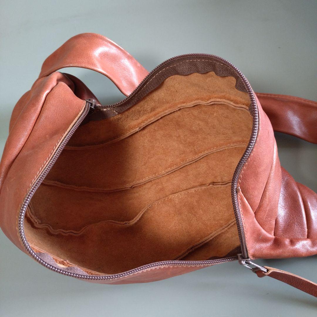 美品trippen] Snakebelt L ( タン）トリッペン　ボディバッグ