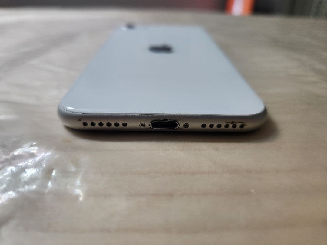 と*ぼ様 美品 iPhoneSE2 256GB