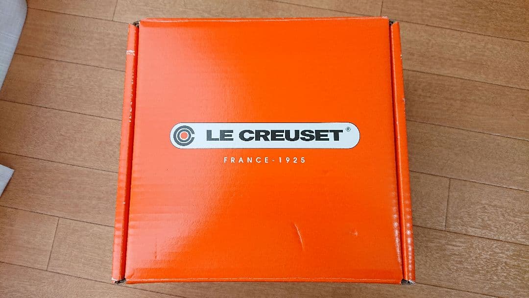 【お値下げ】ル・クルーゼ 20cm両手鍋 プラスチック・ピン付き