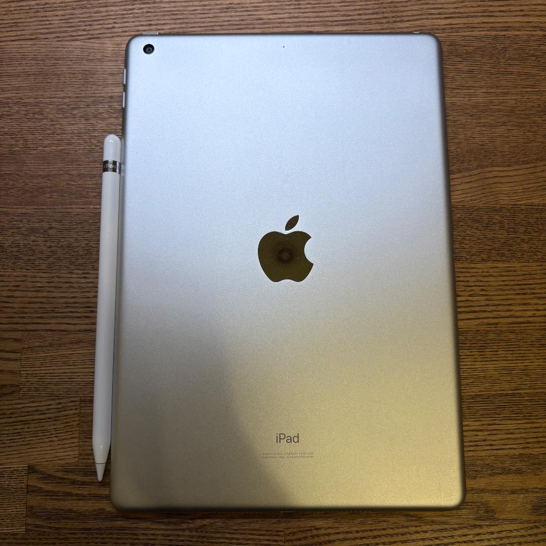 iPad（第7世代）、SmartKeyboard、Apple Pencil