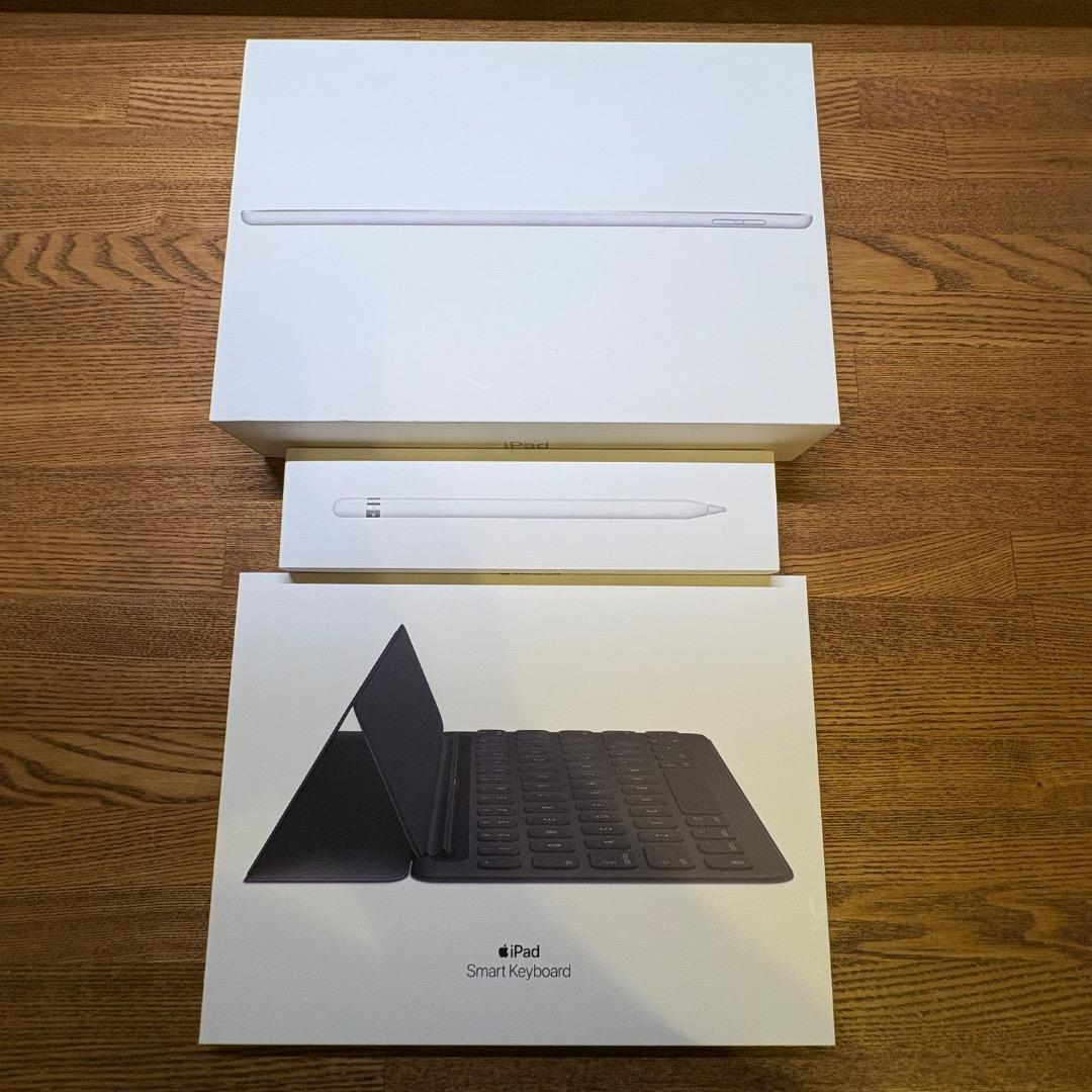 iPad（第7世代）、SmartKeyboard、Apple Pencil