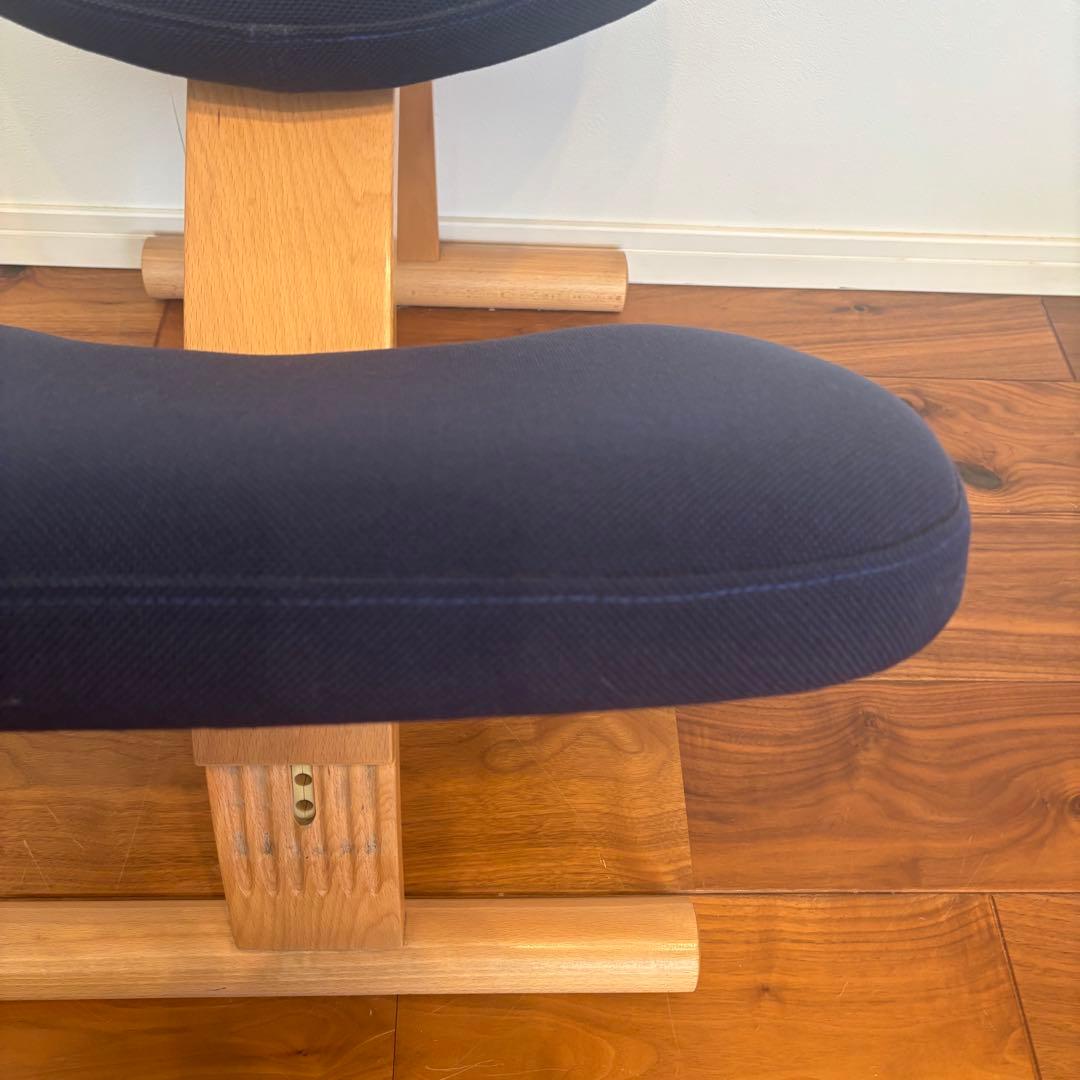 極美品 バランスイージー バランスチェア ネイビー サカモトハウス 日本製
