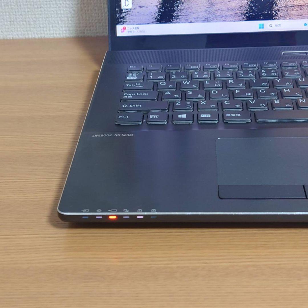 富士通　ノートPC　NH90/E2　FMVN90E2B　17.3型　ブラック