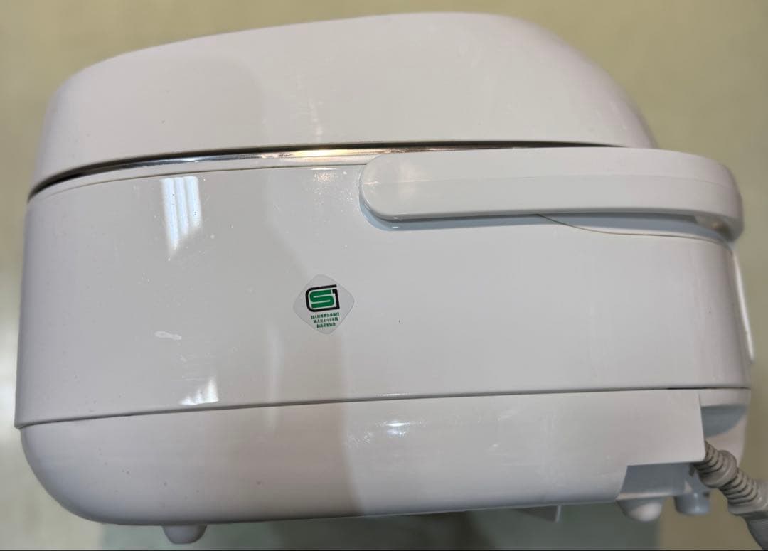 TOSHIBA RC-10VQR炊飯器 IH加熱方式 予約機能付き