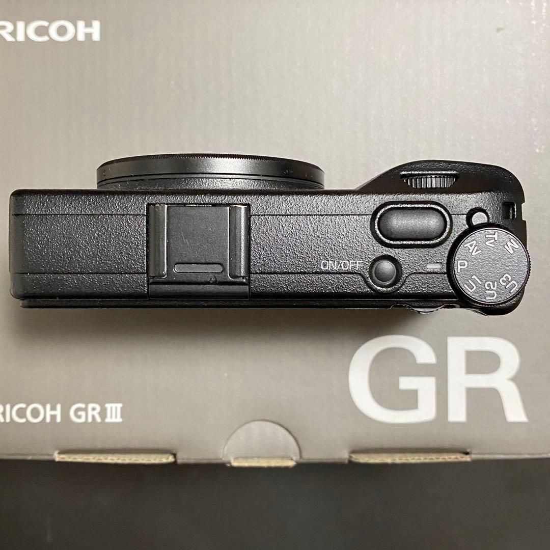 RICOH GRⅢ (新品充電器、ストラップ付)