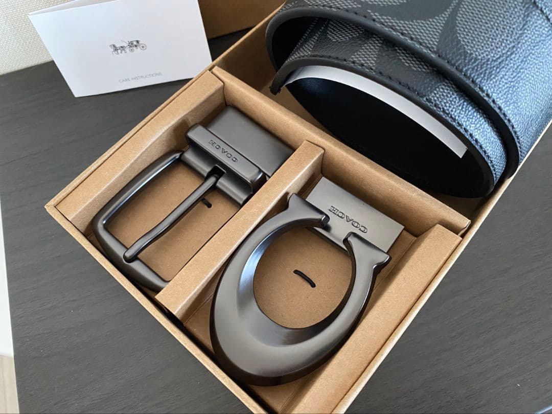 SALE♪コーチ　新品　リバーシブル　シグネチャー　ベルトセット