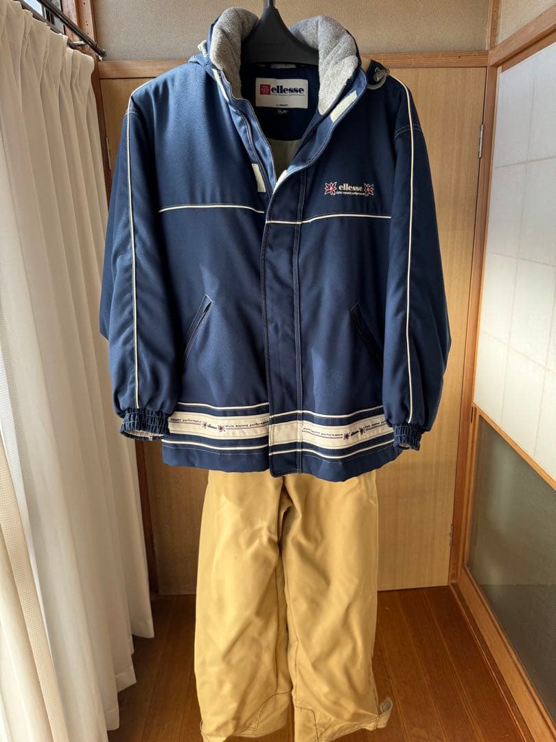 ellesse ネイビー ジャケットとパンツセット